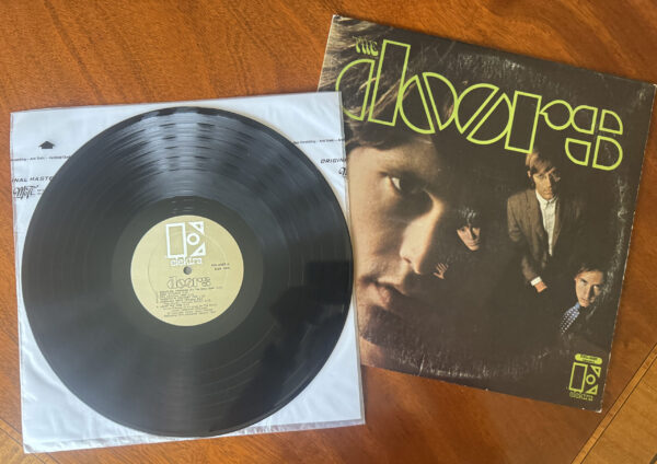 The Doors<li>1967 MONO self-titled LP<li>VG+/EX